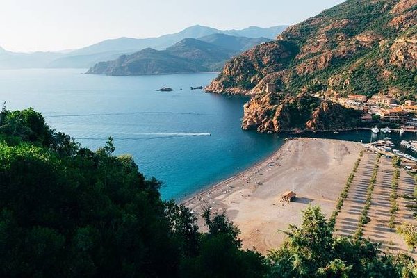 Les meilleurs campings en Corse : Explorer la destination de vacances la plus idyllique et préservée de la Méditerranée