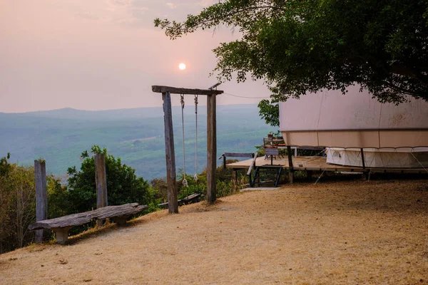 Découvrez les meilleurs campings de Haute-Loire pour des vacances inoubliables