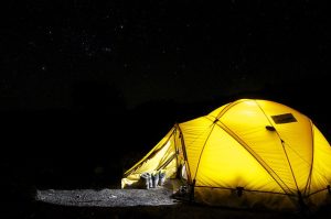 camping tente de nuit en France